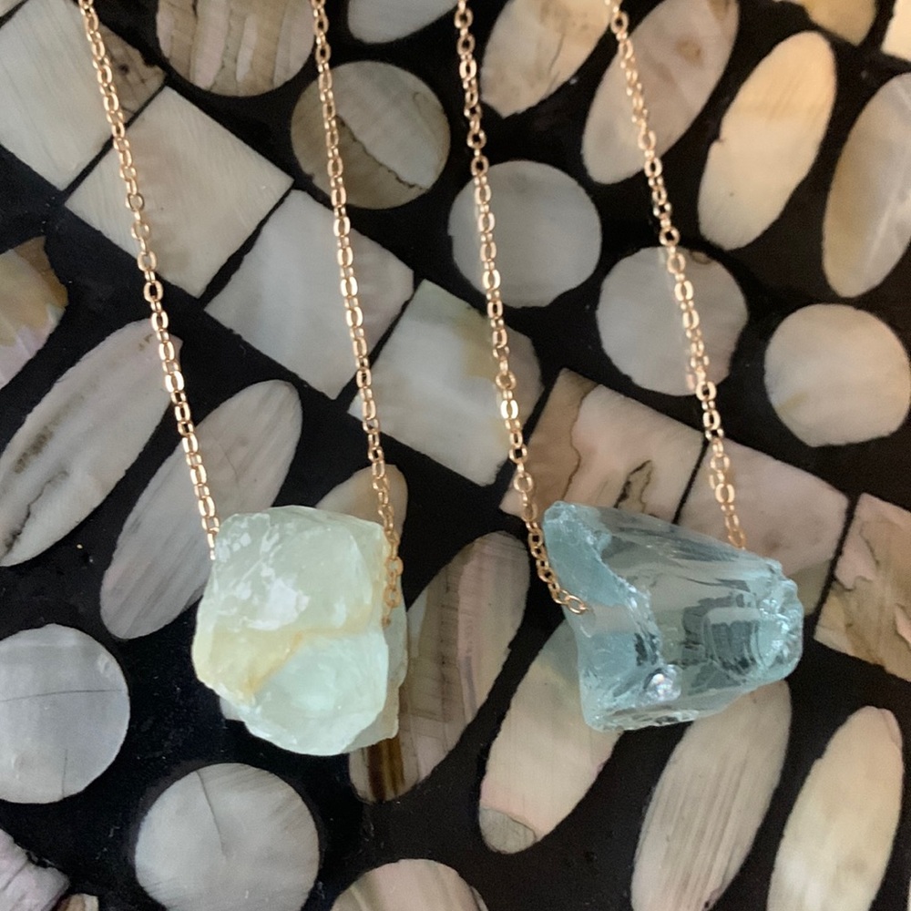 Raw stone necklaces 2X1